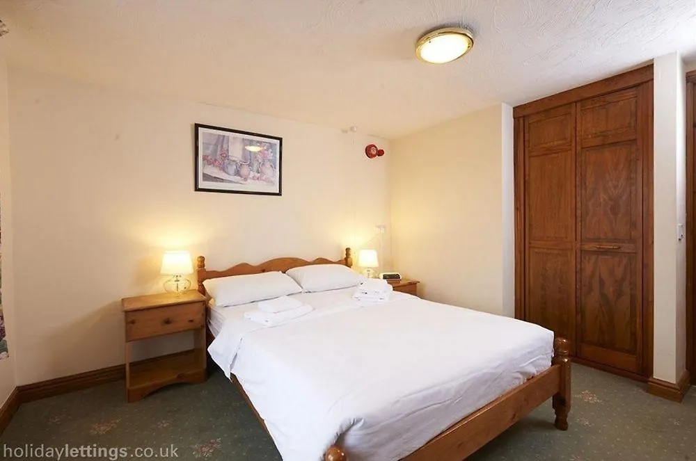 Howgills Apartments Hotel